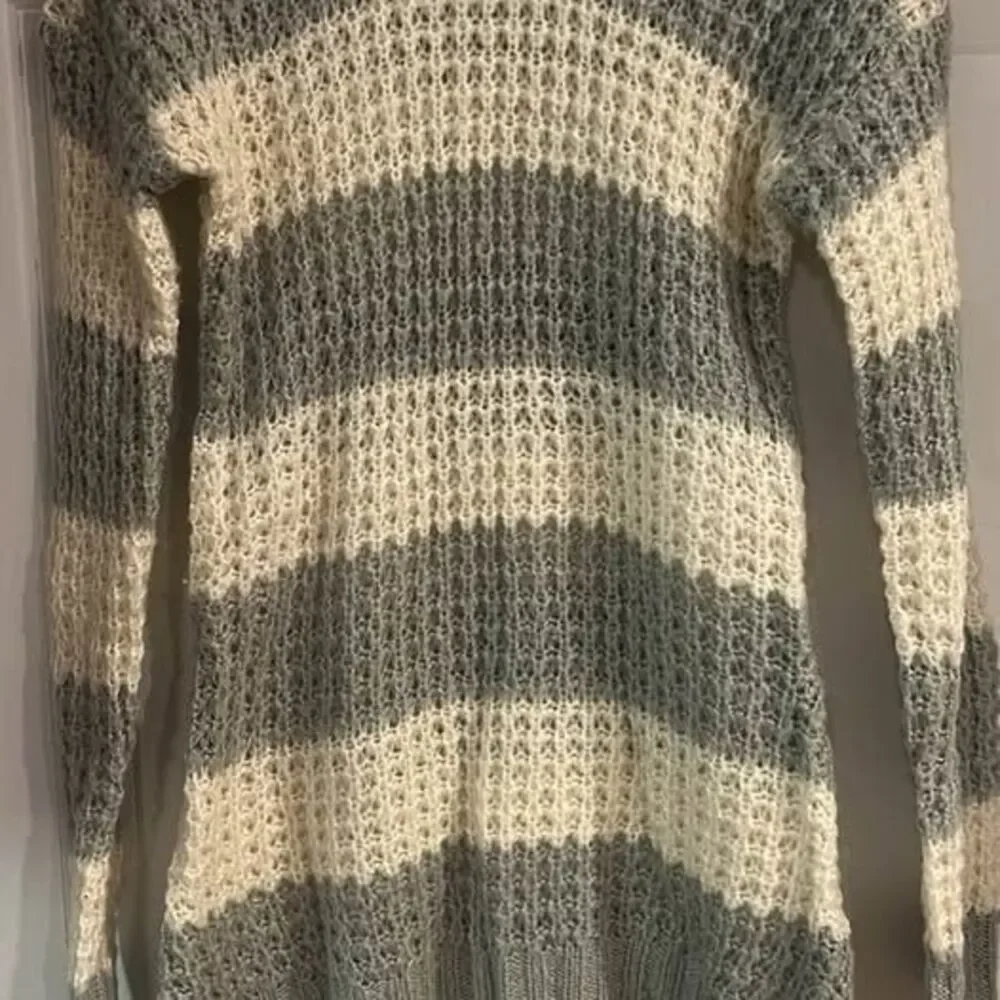 Small - Picture 1 of 2